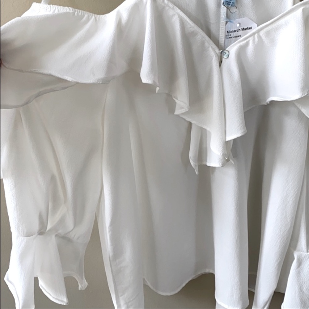 She & Sky White Cold Shoulder Blouse
